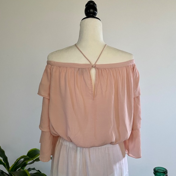 ** SOLD ** Pink Cold Shoulder Crepe Blouse - Size M - Picture 5 of 12